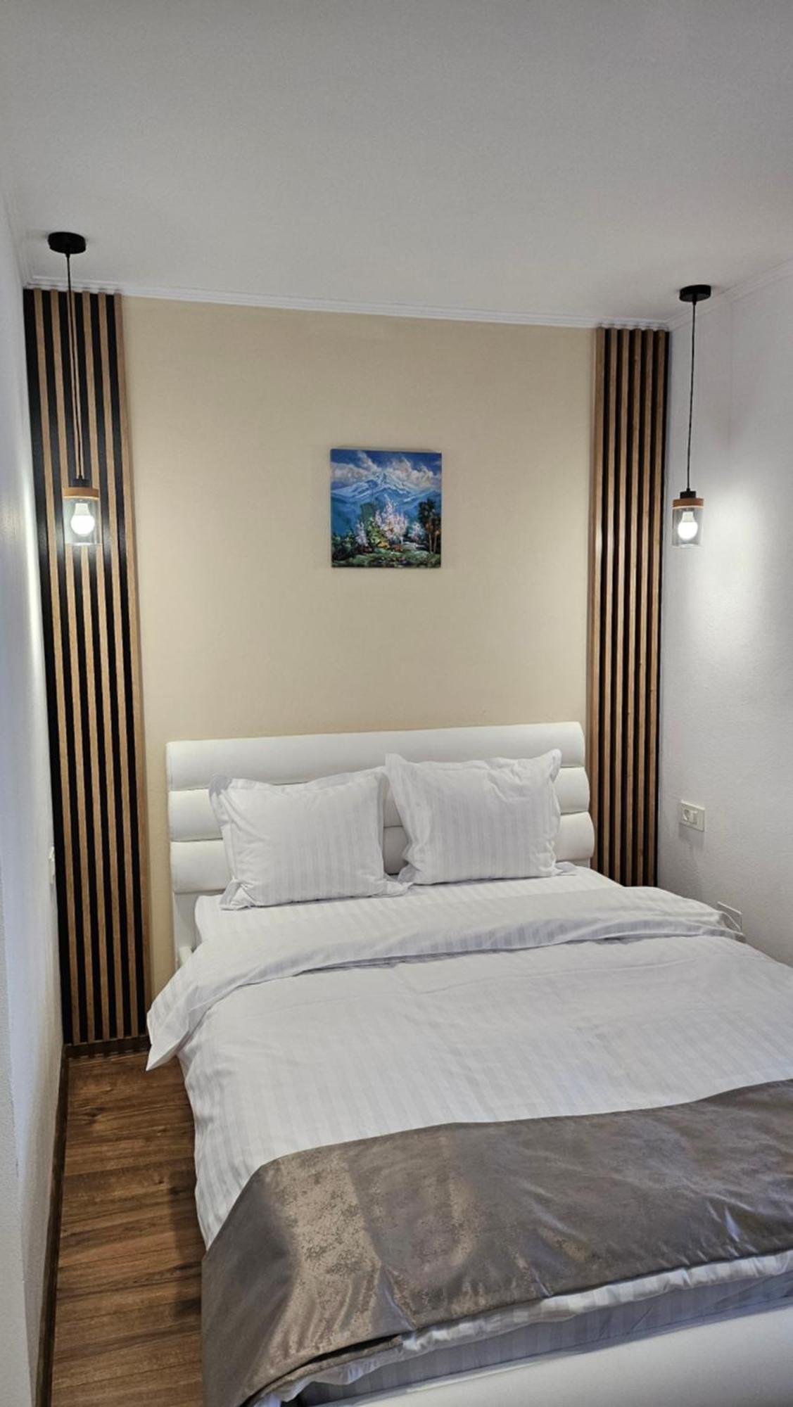 Cameră dublă cu baie privată
